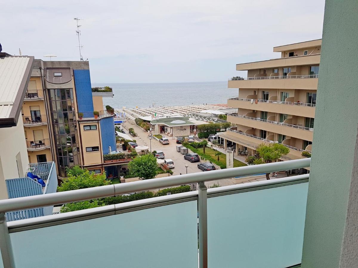 Hotel Sorriso Milano Marittima Eksteriør billede