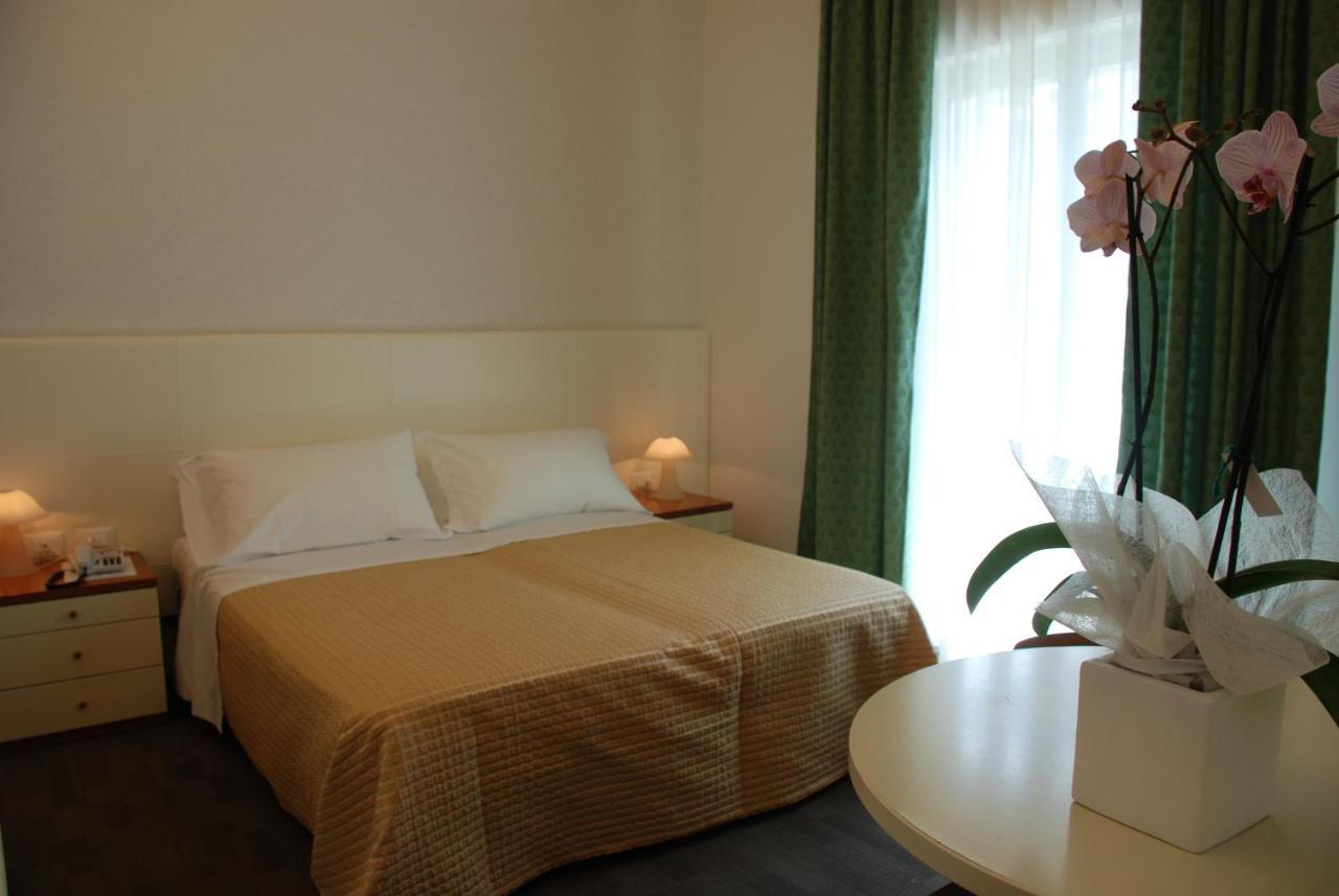 Hotel Sorriso Milano Marittima Eksteriør billede