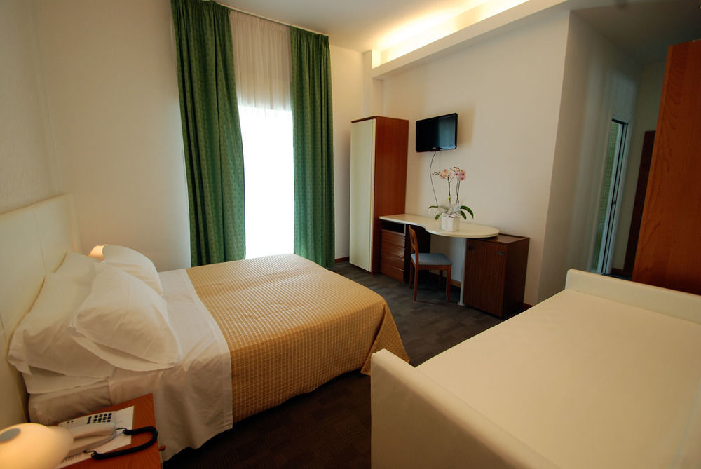 Hotel Sorriso Milano Marittima Eksteriør billede